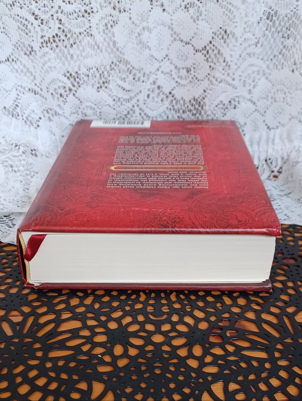 20TH ANNIVERSARY EDITION OUTLANDER A NOVEL BY DIANA GABALDON W/CD & BOOKMARK - Picture 6 of 14